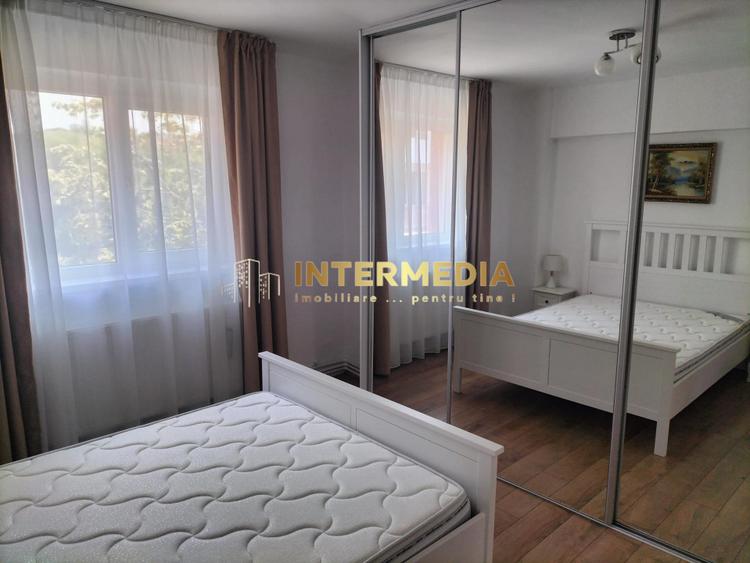 Apartament 3 camere 2 bai, parcare, CETATE mobilat si utilat complet