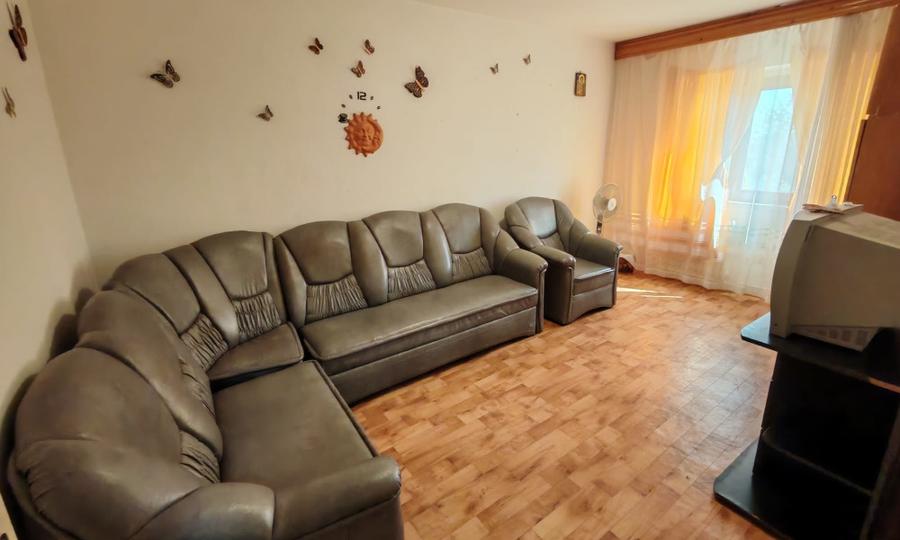 Apartament decomandat Micro 21 etaj 2