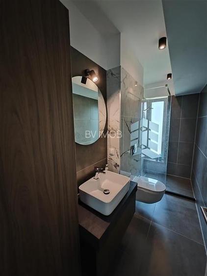 Inchiriem Apartament 3 Camere, Partial Mobilat, Open Space, Tractorul