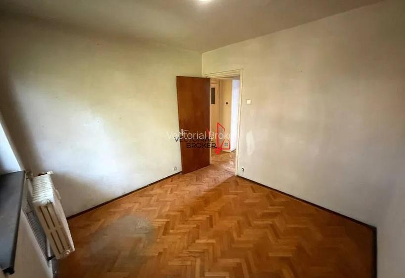 4 camere Titan Costin Georgian Metrou - 11