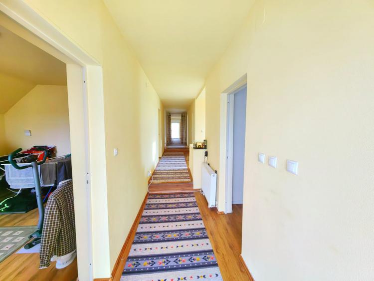 Casa Inedita , 300 mp utili, P+M, 5 bai, 6 dormitoare , 1975 mp teren, Sacalaz