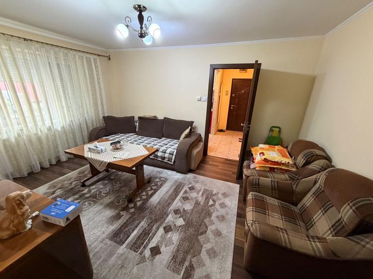 Apartament 2 camere, parter - zona Cetate