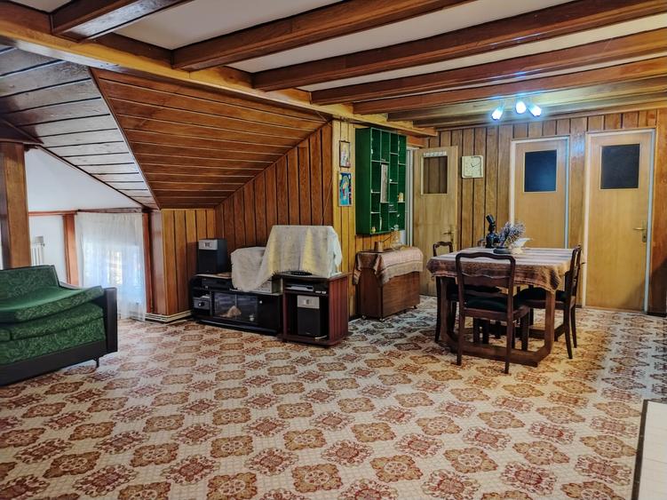 Apartament 4 camere cu scara interioara si garaj zona centrala