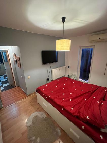 Titan : Apartament cu 2 camere, la 3 minute de metrou Titan si parcul IOR !