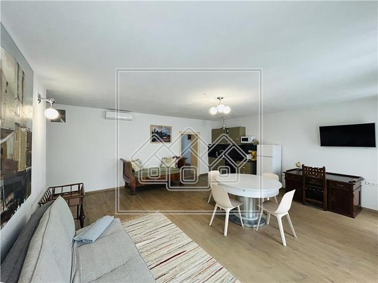 Casa cu 6 apartamente + gradina - pretabil investitii