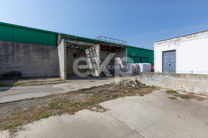 DE ÎNCHIRIAT | Hale metalice alipite – 3.028 mp utili | Calea Moinești - 18