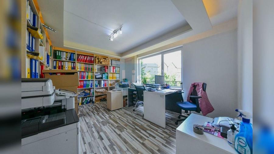 Comision 0 % Apartament 3 camere PARTER, 2 parcari, curte 100mp
