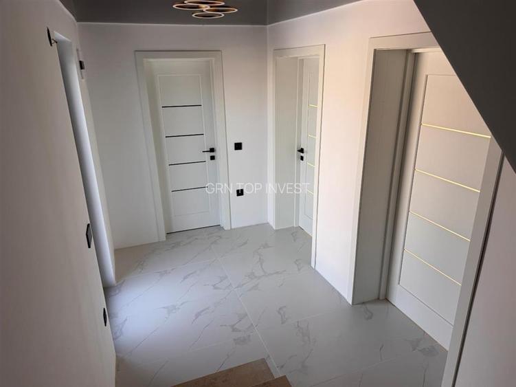 Casa cu 4 camere si 3 bai pretabila birouri in Sura  Mare - 7