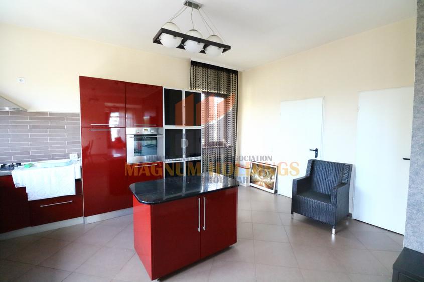 Casa Hintesti, 3 km de oras, 300 mp construiti, piscina, terasa