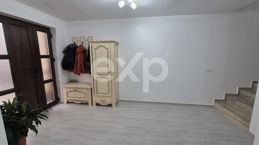 Casă modernă cu încălzire în pardoseală și terasă – gata de mutare
