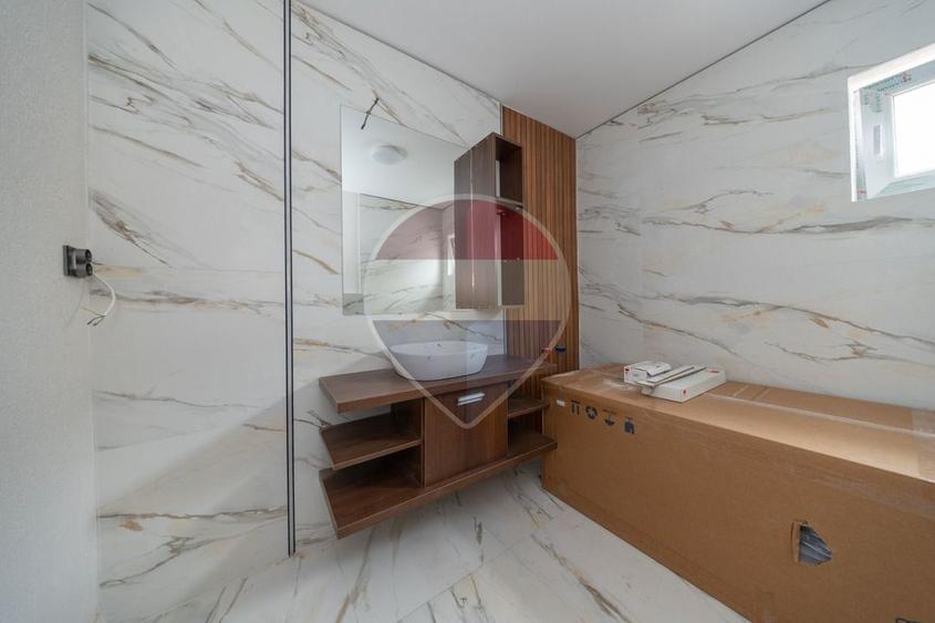 Casa ,,SMART', 5 camere, panouri si Prosumator, Sanpetru!