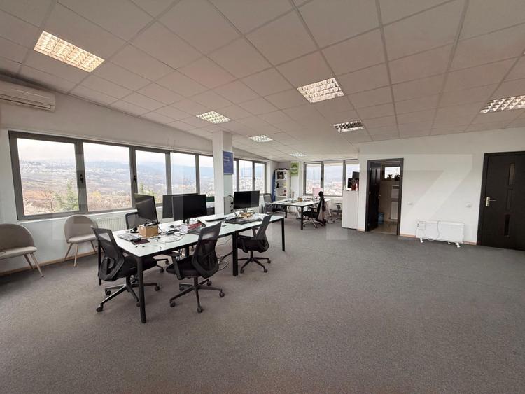 Birou 70 mp, open space, terasă 20 mp, parcare, zona Frunzișului