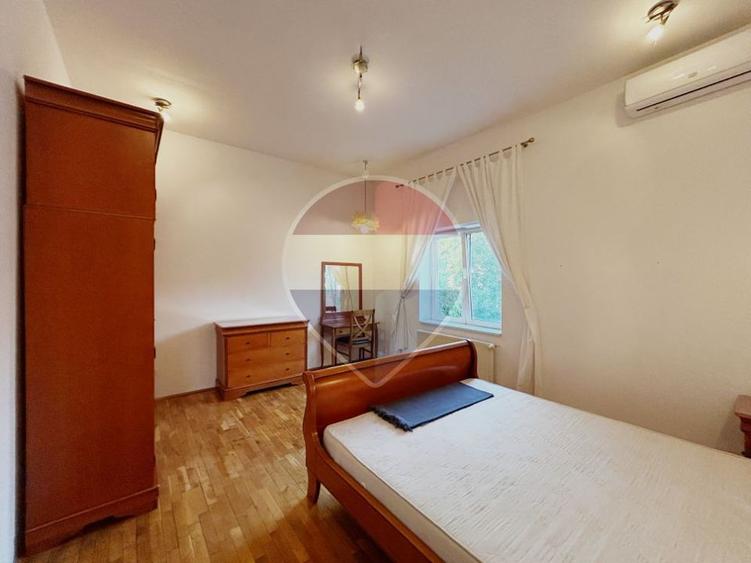 Apartament spatios de 4 camere in zona Primaverii