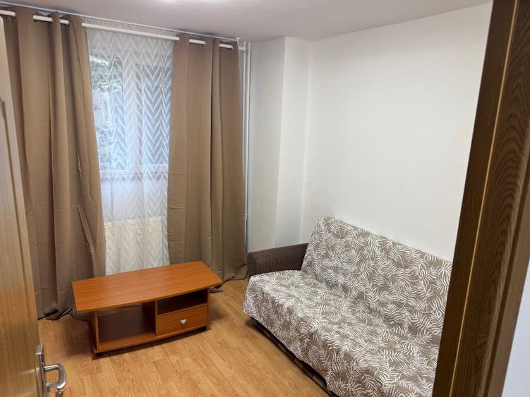 Închiriez apartament 4 camere zona Dristor -Baba novac