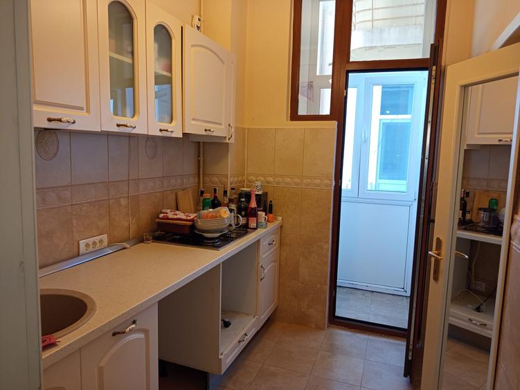 Ap. 3 Cam. | Piața Unirii - vizavi de Magazin Unirea | Renovat
