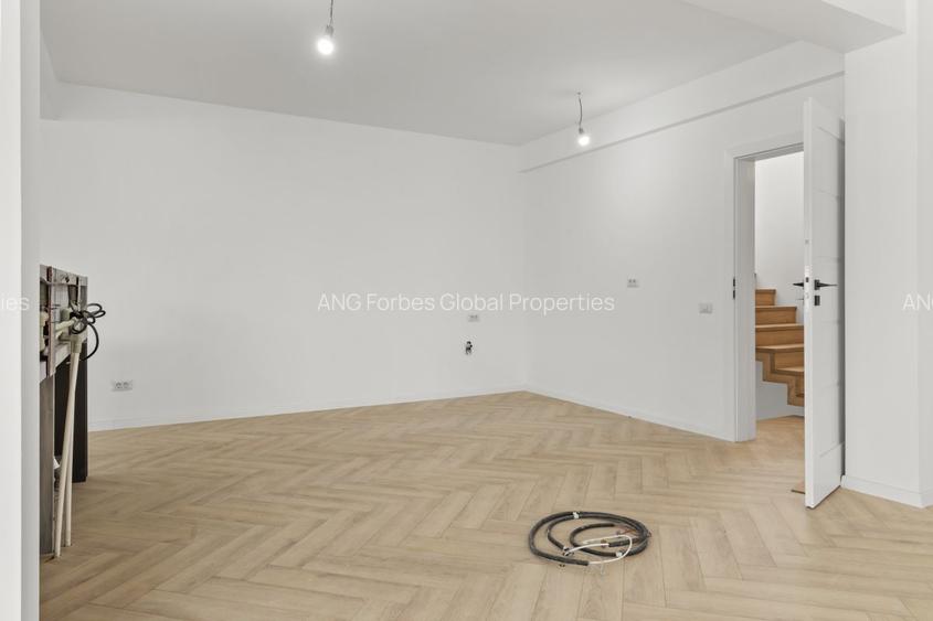 Vilă cu Design Distinct și Locație Excelentă - 39
