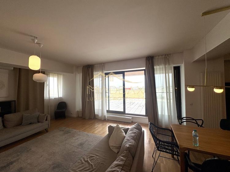APARTAMENT de LUX cu 3 CAMERE cu Terasa si loc de parcare