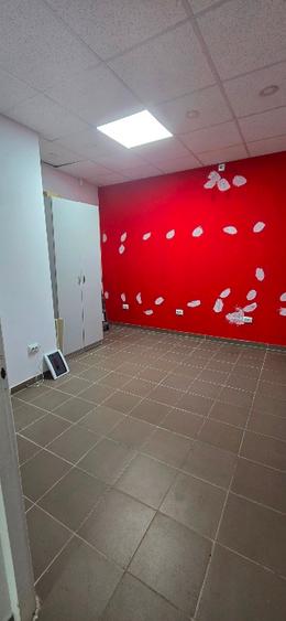 Spațiu comercial Piața Mihai Viteazu, vitrină la stradă, 64mp