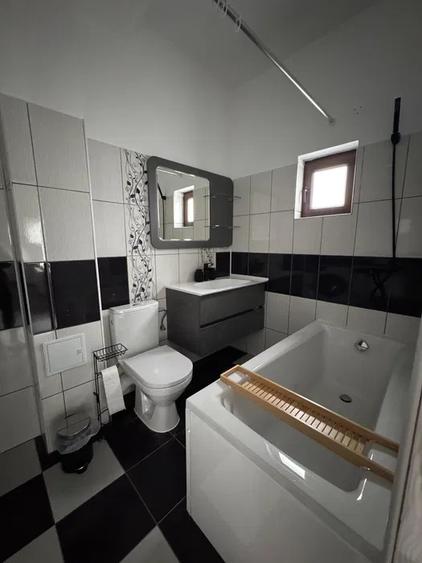 Lazu | 3 camere de vanzare | Loc de parcare