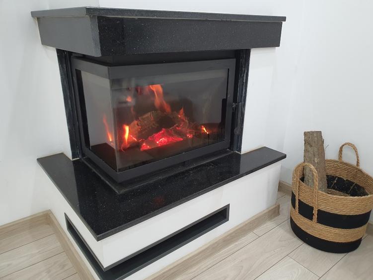 Vand apartament cu 2 camere in Baile Herculane.