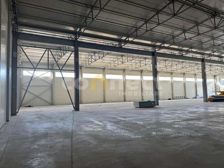 Hala industriala moderna +birouri in Baciu 1380 mp