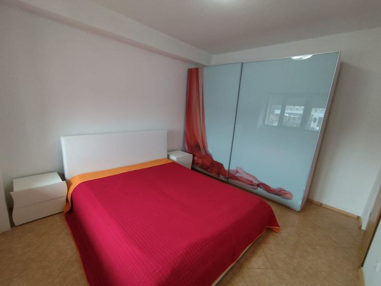 Apartament ultracentral cu 2 camere, 56 mp, 2 balcoane, etaj 3/4