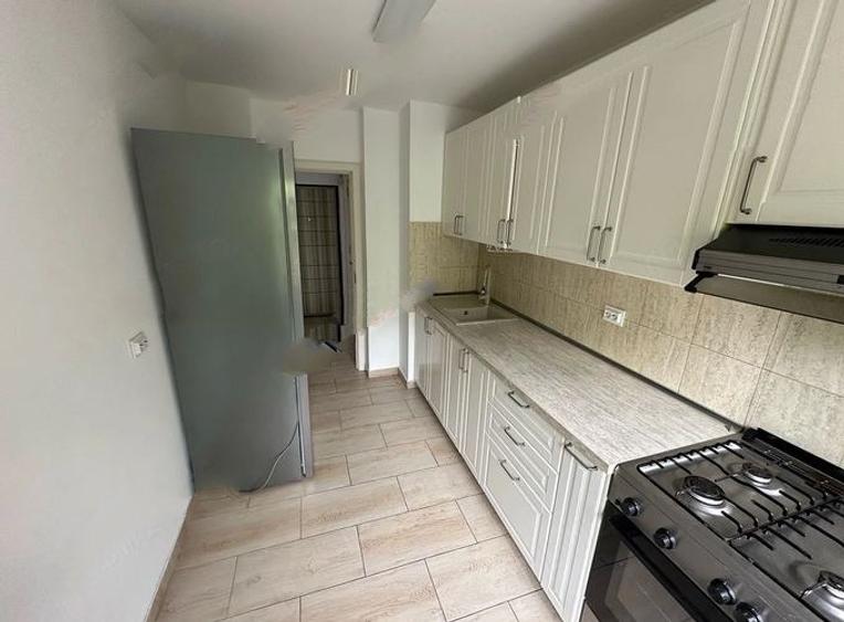 Apartament 3 Camere,Brancoveanu,Metrou,bl.1987,et,3/10,Amenajat,Liber