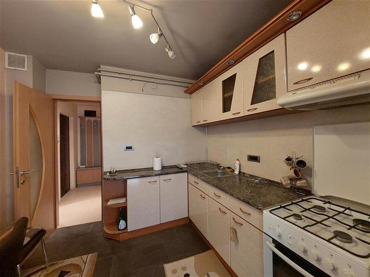 Apartament cu acces stradal pentru cabinet sau birou
