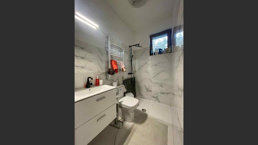 Casa 7 camere, teren 590 mp in Calnic