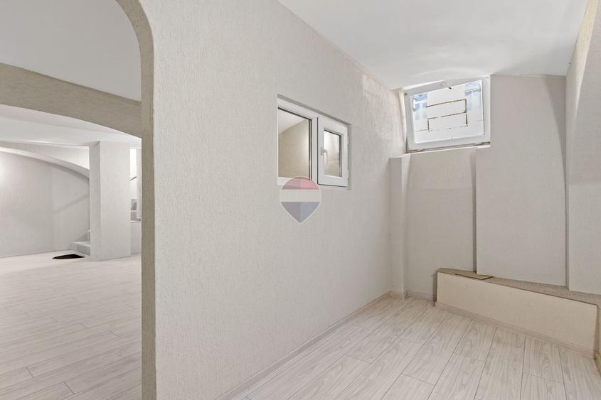 Spațiu comercial renovat complet 70 mpc de vanzare pe Strada Marasesti