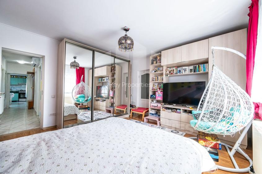 Casa parter,  situata pe colt, teren 300 mp, acces dublu - 8