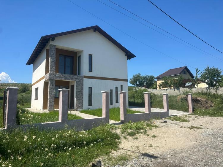 Casă individuală | 158mp | 300mp teren | intrare Câmpenești