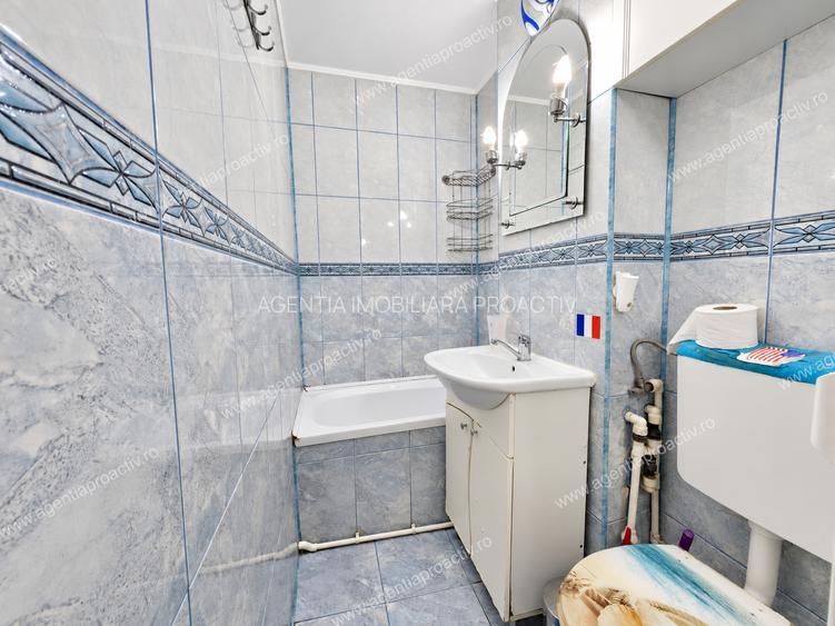 Apartament cu 2 camere, decomandat, Micro 21, etajul 2 – La cheie!