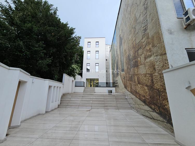SPAȚII PREMIUM DE ÎNCHIRIAT – STR. BREȘTEI NR. 25, CRAIOVA – ZONA CENTRALĂ - 28