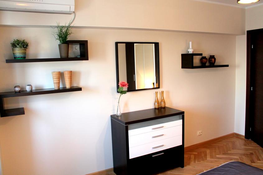 Vanzare apartament 3 cam  vedere Libertatii-casa Poporului ,mobilat și utilat