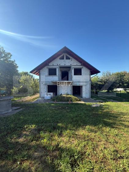 Casa Duplex la rosu, 222 mp utili, teren 423 mp, Burdujeni, Suceava - 3