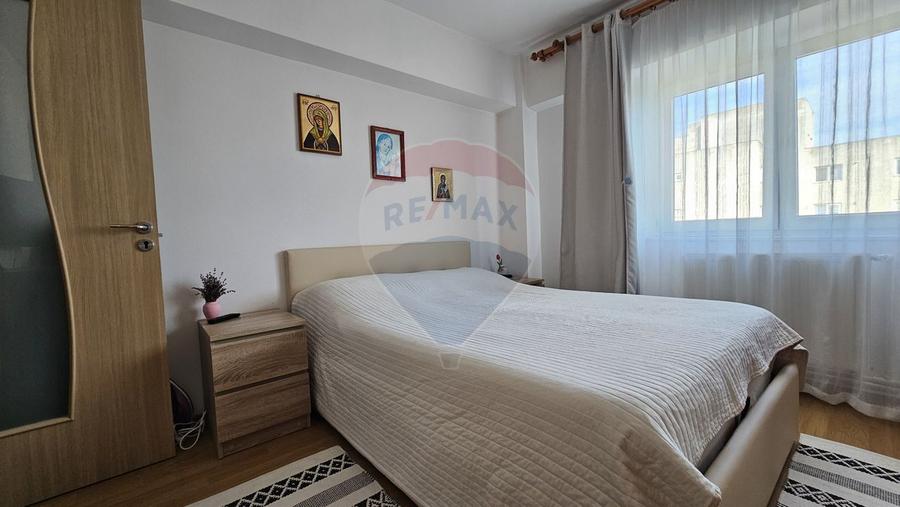 Apartament cu 3 camere decomandat de vânzare Burdujeni, Suceava