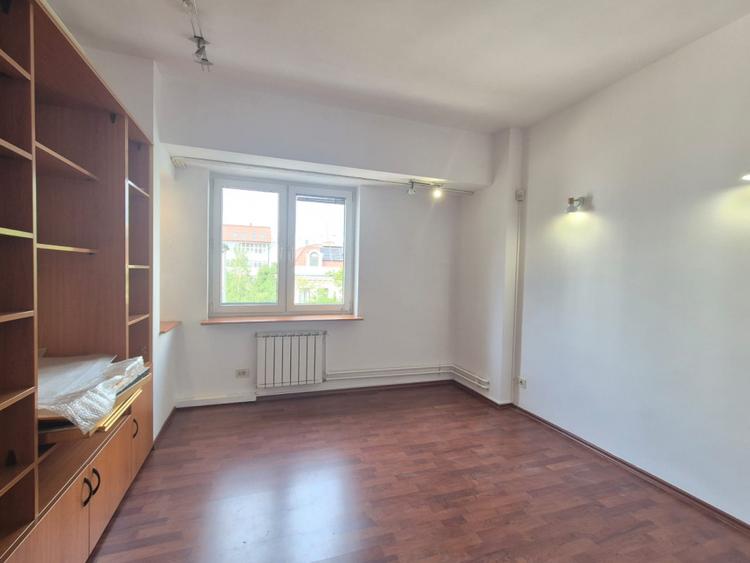 Apartament spatios 4 camere, N. Caramfil - Herastrau