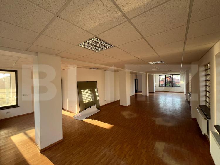 Clădire multifuncțională, de inchiriat, 600 mp, zona Micro 11