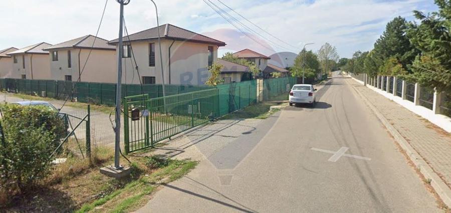 Casa cu 4 camere de vanzare in Crevedia acces privat
