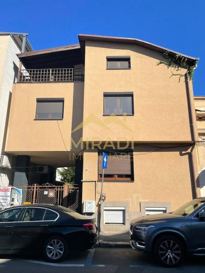 Inchirieri Case /VILE ROMANA ASE