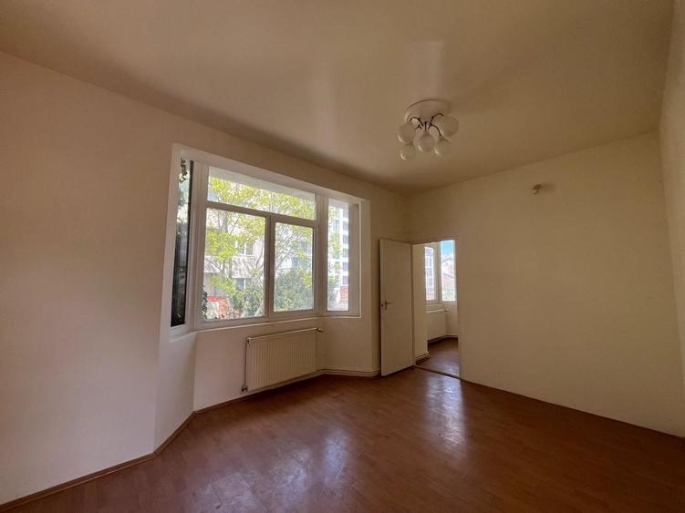 Spatiu Comercial | 4 Locuri de parcare.