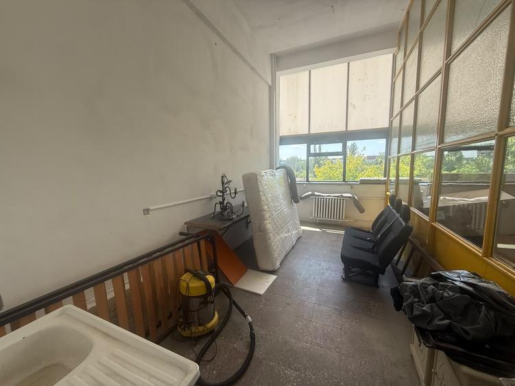 Spatiu Industrial 260Mp la etajul 3 cu Lift Marfa