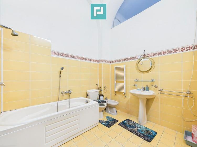Apartament emblematic in Palatul Cenad, Arad