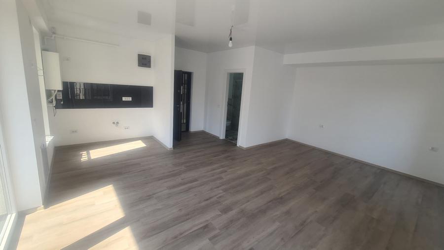 Apartament cu o camera, vedere în față, ultracentral, etaj 3