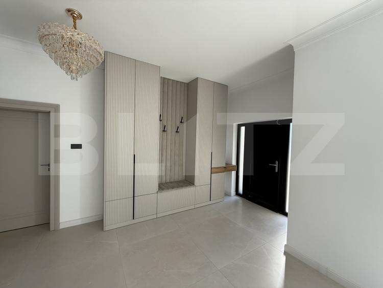 Casa cu 4 camere, 500 mp, zona Paulestiului