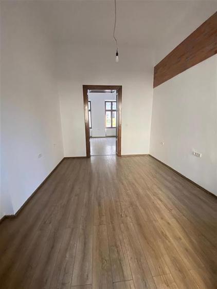 Inchiriez Spatiu Comercial cu intrare din Bulevard