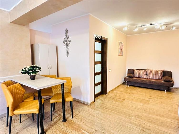 Hotel 4 studiouri 4 camere duble parcare zona Centrala