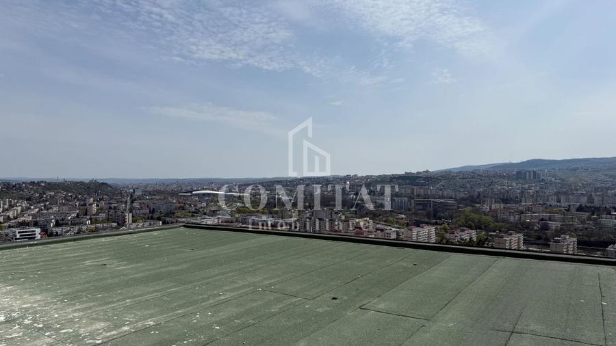 Casă generoasă cu panoramă și 256 mp terasă circulabilă