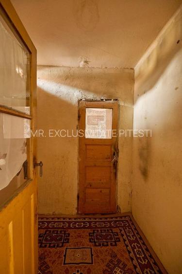 Casa individuala  Leresti la strada principala+ teren 831 mp, utilitati complete - 10